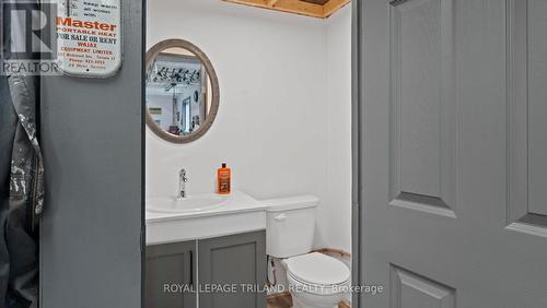 8443 Goosemarsh Line, Lambton Shores, ON - Indoor Photo Showing Bathroom