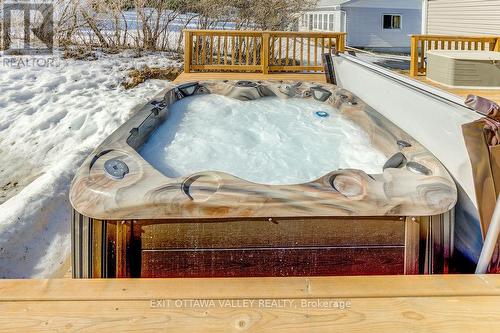 39090 Combermere Road, Madawaska Valley, ON - Outdoor