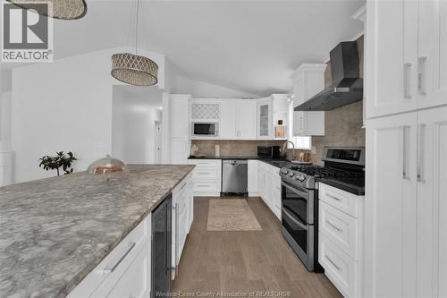 1320 Hansen, Windsor, ON - Indoor Photo Showing Kitchen