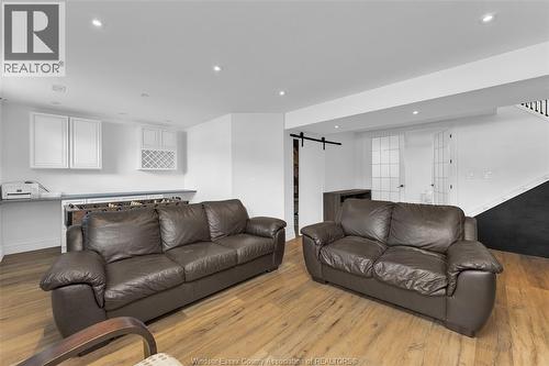 1320 Hansen, Windsor, ON - Indoor Photo Showing Living Room