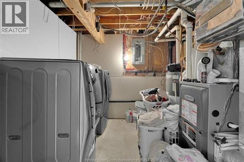 1320 Hansen, Windsor, ON - Indoor Photo Showing Laundry Room