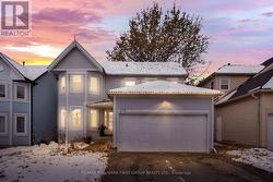 979 RIPLEY CRESCENT  Oshawa, ON L1K 2E7