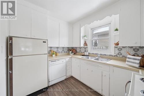 109 Sherwood Avenue, Oshawa, ON - Indoor Photo Showing Kitchen With Double Sink