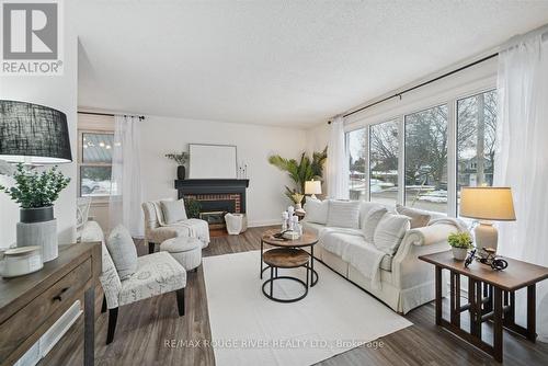 109 Sherwood Avenue, Oshawa, ON - Indoor Photo Showing Living Room With Fireplace