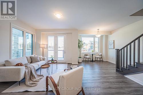82 Thomas Frisby Jr Crescent, Markham, ON - Indoor Photo Showing Living Room