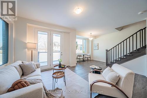 82 Thomas Frisby Jr Crescent, Markham, ON - Indoor Photo Showing Living Room