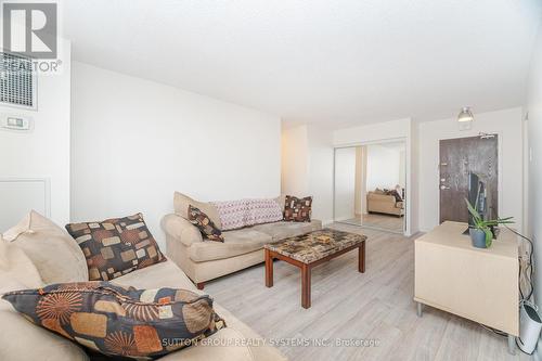 1407 - 3170 Kirwin Avenue, Mississauga, ON - Indoor Photo Showing Living Room