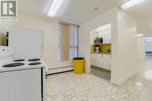 1407 - 3170 Kirwin Avenue, Mississauga, ON - Indoor Photo Showing Kitchen