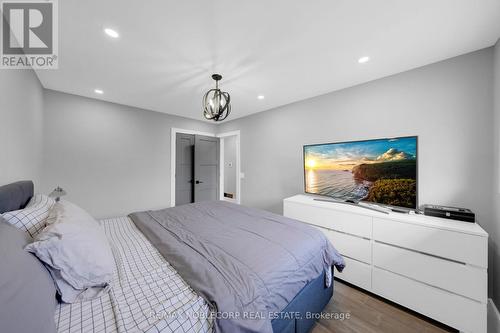 2515 Hensall Street, Mississauga, ON - Indoor Photo Showing Bedroom