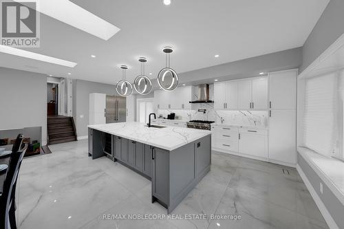 2515 Hensall Street, Mississauga, ON - Indoor Photo Showing Kitchen