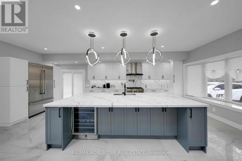 2515 Hensall Street, Mississauga, ON - Indoor Photo Showing Kitchen