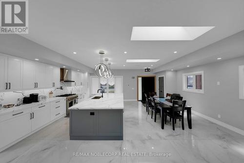 2515 Hensall Street, Mississauga, ON - Indoor Photo Showing Kitchen