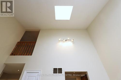 16 - 1021 Cedarglen Gate, Mississauga, ON 