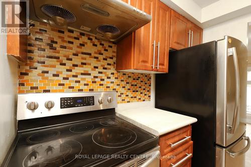 16 - 1021 Cedarglen Gate, Mississauga, ON 