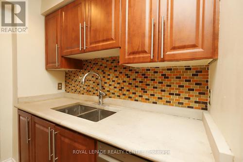 16 - 1021 Cedarglen Gate, Mississauga, ON 