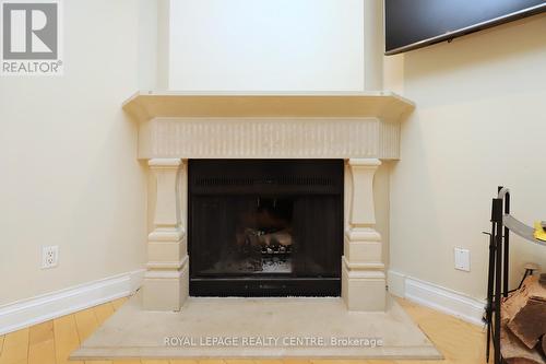 16 - 1021 Cedarglen Gate, Mississauga, ON 