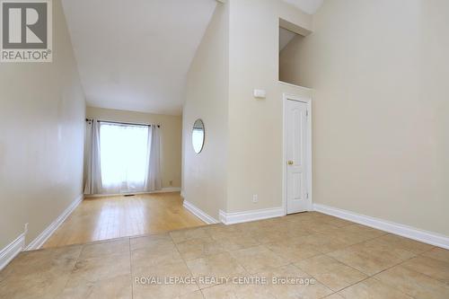 16 - 1021 Cedarglen Gate, Mississauga, ON 