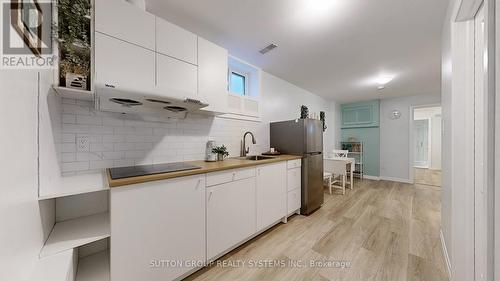 19 Montcalm Avenue, Toronto, ON - Indoor