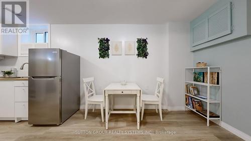 19 Montcalm Avenue, Toronto, ON - Indoor