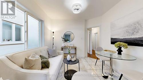 19 Montcalm Avenue, Toronto, ON - Indoor Photo Showing Dining Room