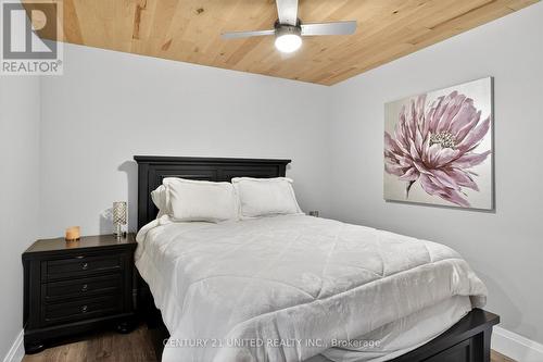 5 Fire Route 46, Trent Lakes, ON - Indoor Photo Showing Bedroom