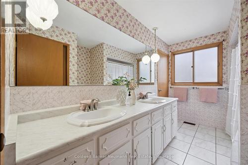 7315 Wellington Rd 30, Guelph/Eramosa, ON - Indoor Photo Showing Bathroom