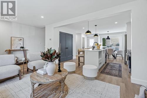 27 - 35 Waterman Avenue, London South (South R), ON - Indoor Photo Showing Living Room