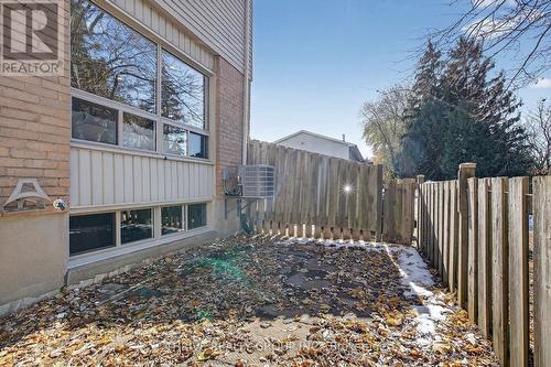 27 - 35 Waterman Avenue, London South (South R), ON - Outdoor