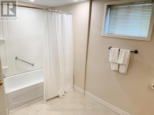 14 Antrim Street, St. Thomas, ON - Indoor Photo Showing Bathroom
