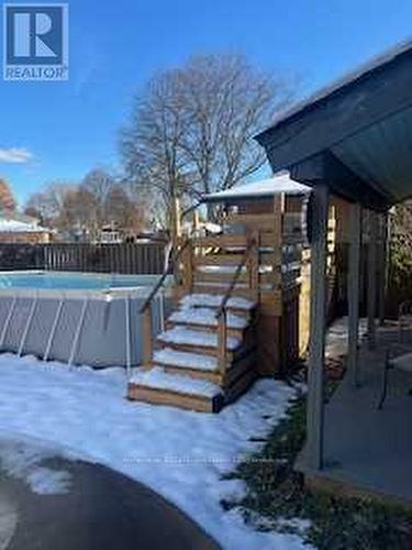15 Balcarres Road, London North (North C), ON - Outdoor With Above Ground Pool