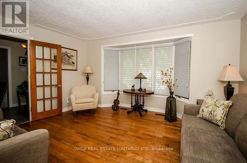 15 Balcarres Road, London North (North C), ON - Indoor Photo Showing Living Room