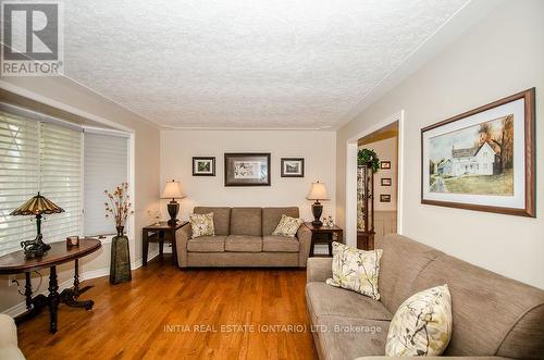 15 Balcarres Road, London North (North C), ON - Indoor Photo Showing Living Room