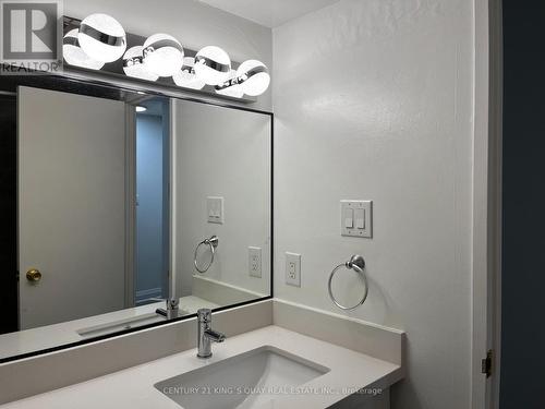 409 - 40 Bay Mills Boulevard, Toronto, ON - Indoor Photo Showing Bathroom