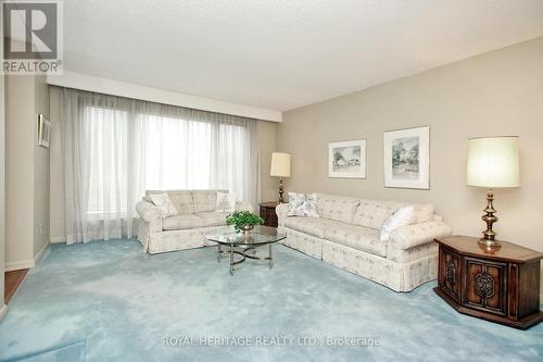 65 Bennett Road, Toronto, ON - Indoor Photo Showing Living Room