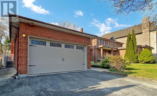 28A Westwood Lane, Richmond Hill, ON - Outdoor