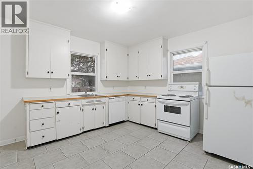 1222 10Th Street E, Saskatoon, SK - Indoor Photo Showing Kitchen