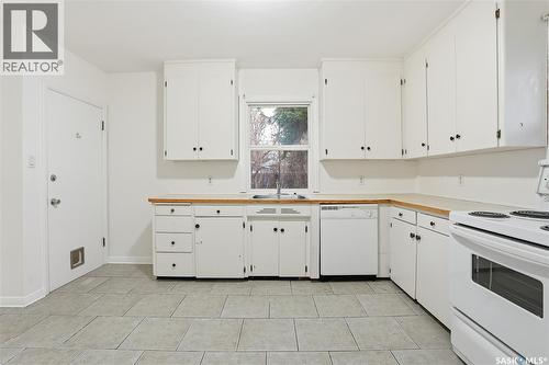 1222 10Th Street E, Saskatoon, SK - Indoor Photo Showing Kitchen