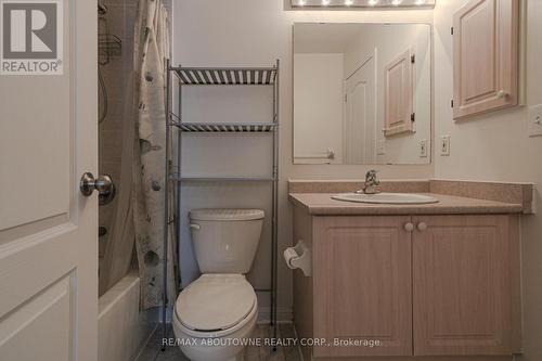 327 - 3030 Breakwater Court, Mississauga, ON - Indoor Photo Showing Bathroom
