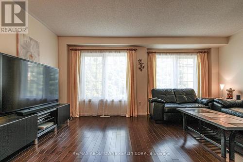327 - 3030 Breakwater Court, Mississauga, ON - Indoor Photo Showing Living Room