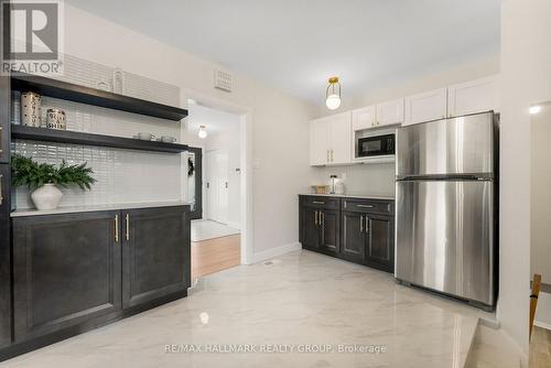942 Elsett Drive, Ottawa, ON - Indoor Photo Showing Kitchen