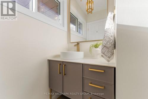 942 Elsett Drive, Ottawa, ON - Indoor Photo Showing Other Room