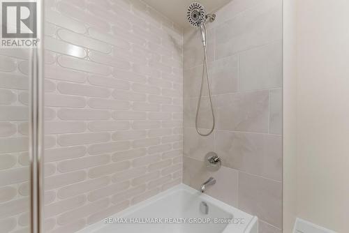 942 Elsett Drive, Ottawa, ON - Indoor Photo Showing Bathroom