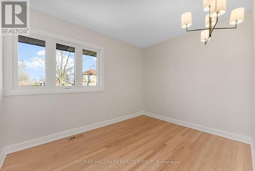 942 Elsett Drive, Ottawa, ON - Indoor Photo Showing Other Room