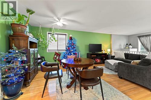 421 Merrill, Lasalle, ON - Indoor Photo Showing Living Room