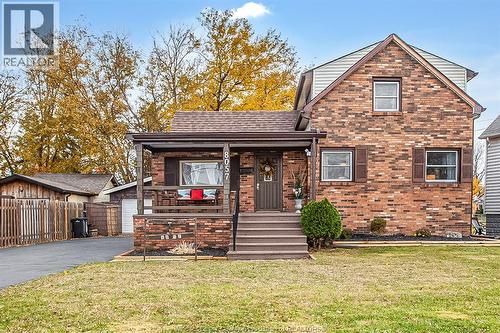 8057 Riverside Drive East, Windsor, ON - Outdoor