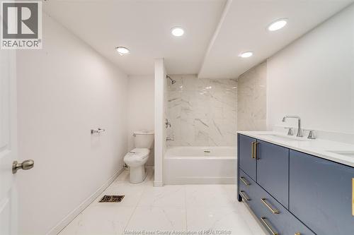 8057 Riverside Drive East, Windsor, ON - Indoor Photo Showing Bathroom