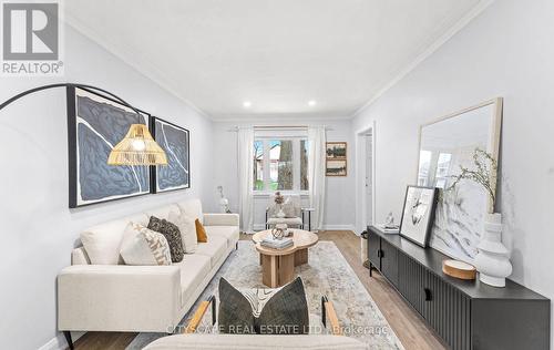 4 Lapp Street, Toronto, ON - Indoor Photo Showing Living Room