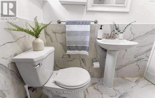 4 Lapp Street, Toronto, ON - Indoor Photo Showing Bathroom