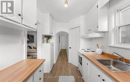 4 Lapp Street, Toronto, ON - Indoor Photo Showing Kitchen