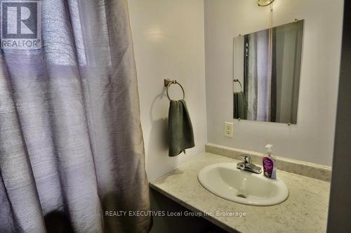 589 Douglas Street, North Bay (Central), ON - Indoor Photo Showing Bathroom